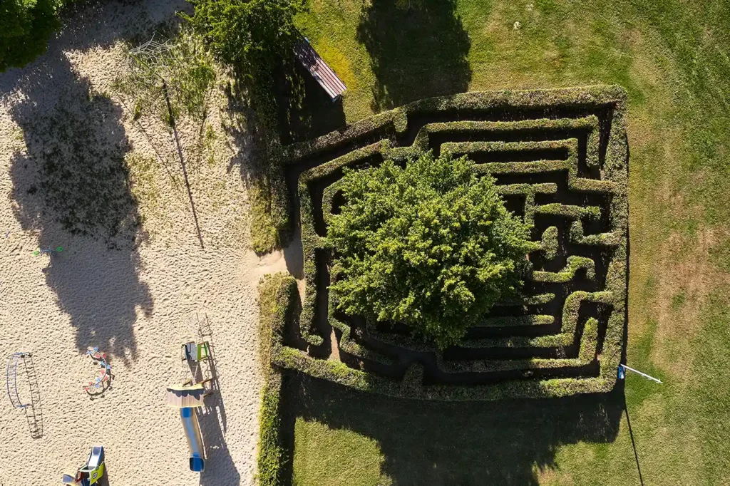 Camping Auf Kengert Larochette Luxembourg labyrint