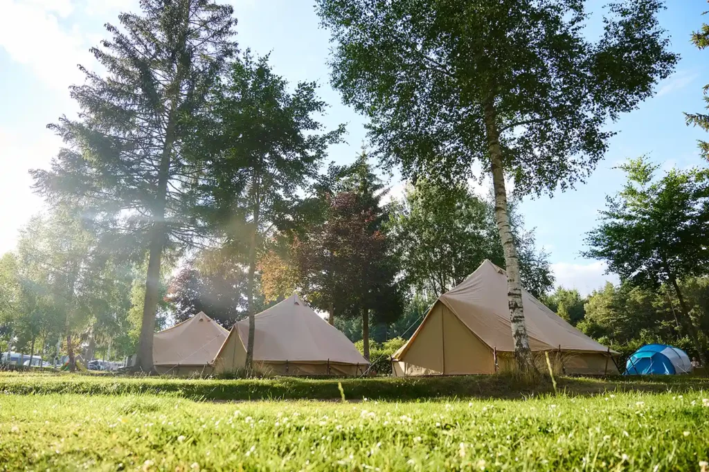 Camping Auf Kengert Larochette Luxembourg Geardropper Belltenten